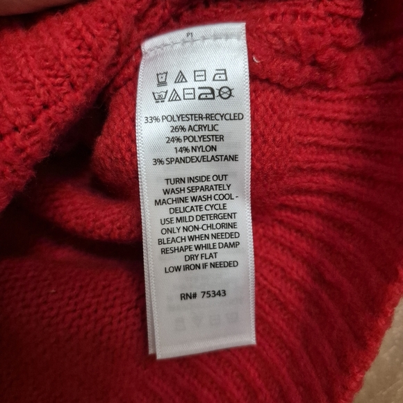 Cupcakes and Cashmere Women’s Red Intarsia Heart Pullover Sweater – Size Medium - Picture 3 of 4